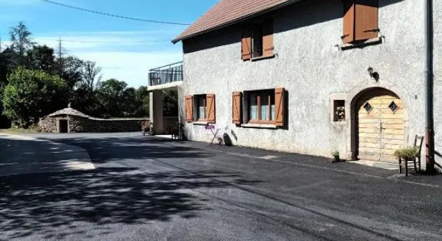 Gîte de La Saugiat, Забронировать Апартаменты/квартира Отели Горного массива Юры с парковкой, Парковка