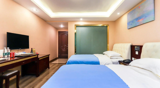 Standard Doppel Zimmer mit Blick Mount Emei Happy Hotel