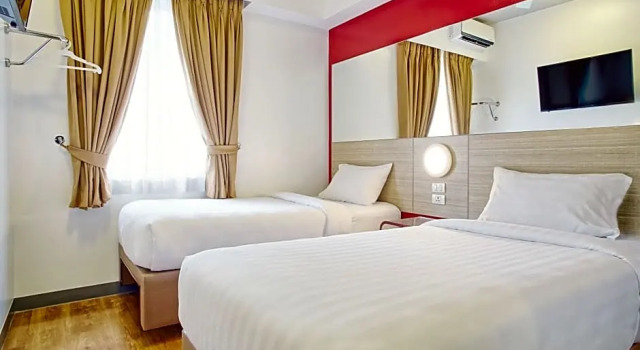 Номер Standard Red Planet Davao