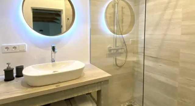 West Key Apartment