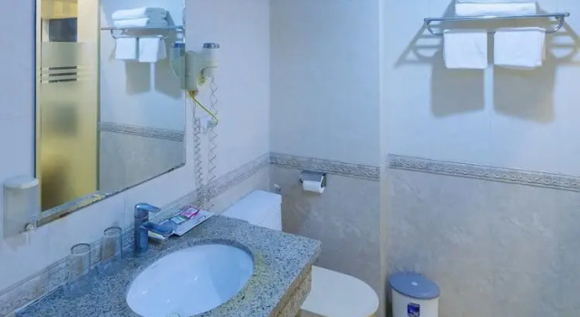 Номер Standard Ngan Ha Hotel Long Bien