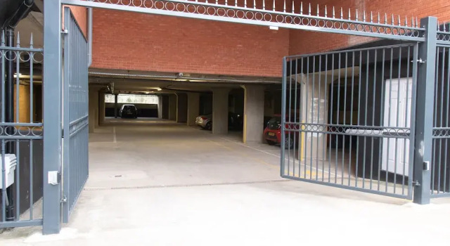 Livestay-modern 2 Bed Apartment Close to Heathrow