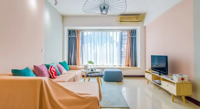 Locals Boutique Apartment  Huafa  No.3