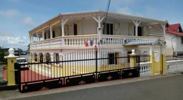 Villa Man Cina, Забронировать Вилла Отели Бас-Тер с бассейном, Бассейн