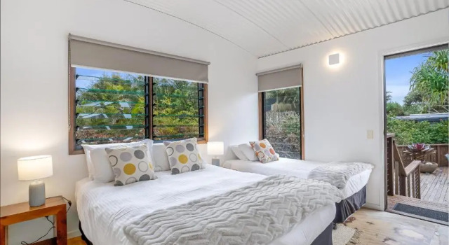 Fuller Holidays - Belongil Beachfront Pavilion, 18 Childe St