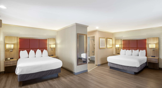 Четырёхместный номер Standard Best Western Inn Santa Cruz