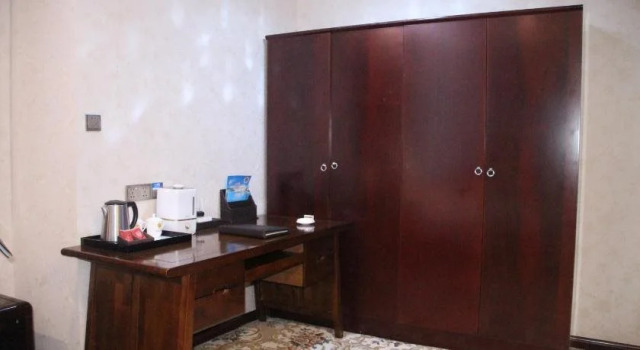 Jiuquan Longteng Hotel, Book Hotel Hotels in Jiuquan with Parking, Parking