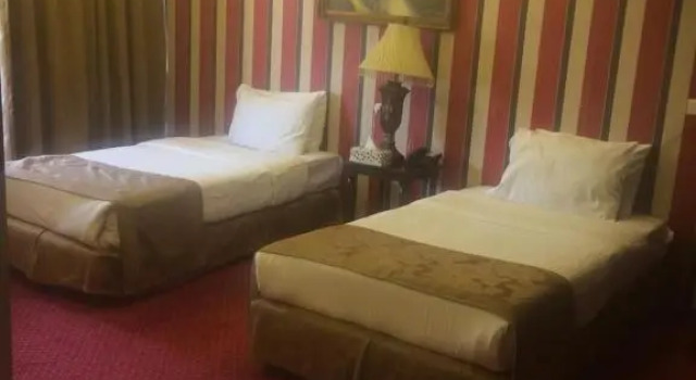 Люкс Queens Land Hotel
