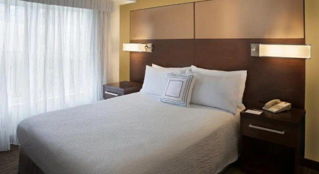 Люкс с 2 комнатами Cambridge Suites Mississauga