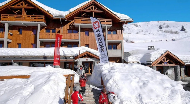 Chalet in French Alps With Scenic Views, Забронировать Шале Виллы Овернь-Рона-Альпы, Вилла