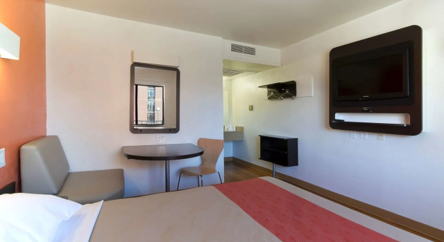 Motel 6 Capitol Heights, MD - Washington, Book Motel Largo Washington DC Metropolitan area