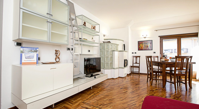 Paulie Apartment