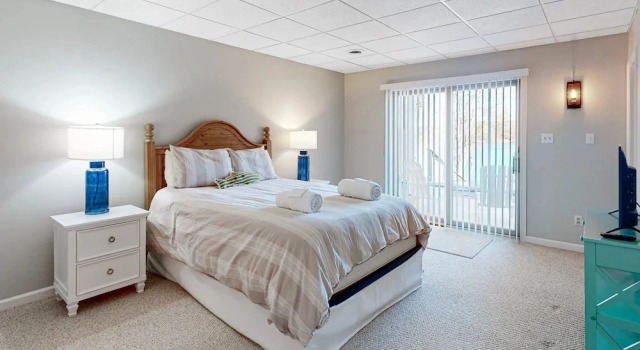 The Lake House on Sunset Point - Lakefront Home With Private Dock & Pool Table, Prenota Casa vacanze Moneta Virginia