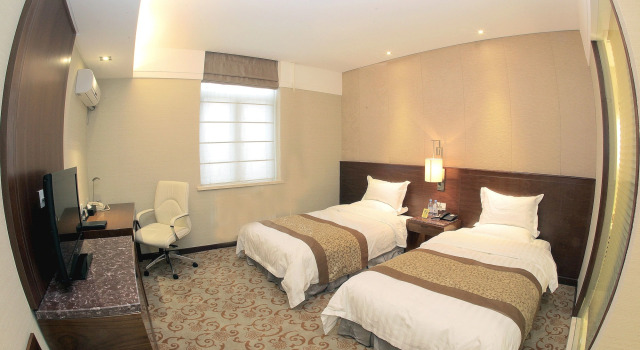 Отель Soluxe Hotel Almaty