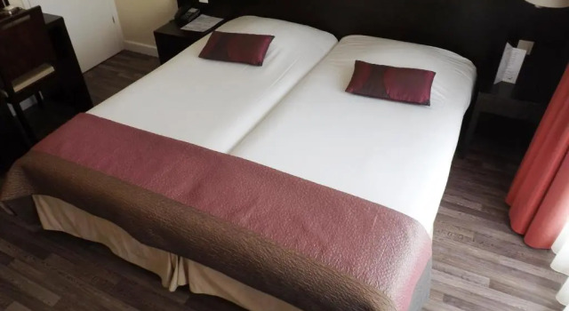Двухместный номер Standard с балконом Hôtel Comté de Nice