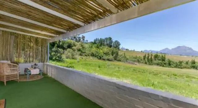 Wildlife Retreat on a Wine-Farm, Забронировать Отель Стелленбос Парл, рядом с Dorpstraat Restaurant Teater