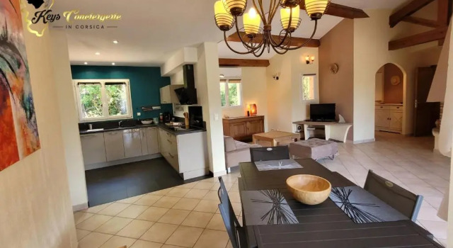 Villa 125m2 6/8 pers Trinité de Porto Vecchio Piscine, Rezerwuj Willa Hotele w Korsyka z parkingiem, Parking