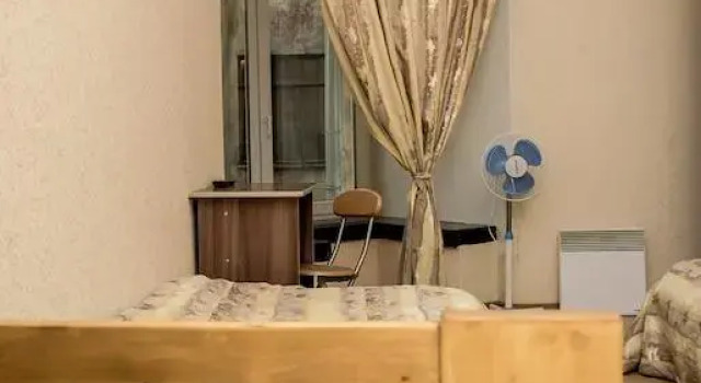 Hostel Visit , Забронировать Хостел Отели Санкт-Петербурга с парковкой, рядом с Станция метро «Сенная Площадь», Парковка