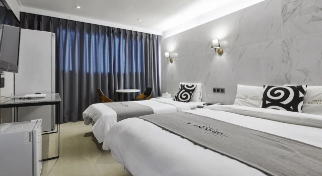 Номер Premium Picasso Hotel