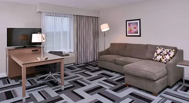 Четырёхместный люкс Hampton Inn and Suites Ames, IA