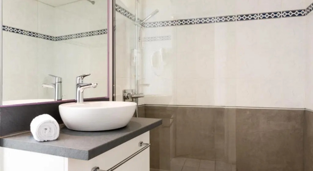 Трёхместный номер Standard BRIT HOTEL CONFORT NEVERS Centre Gare
