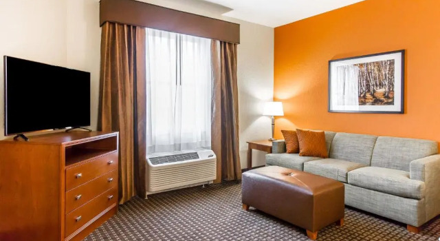 Семейный люкс MainStay Suites Stanley