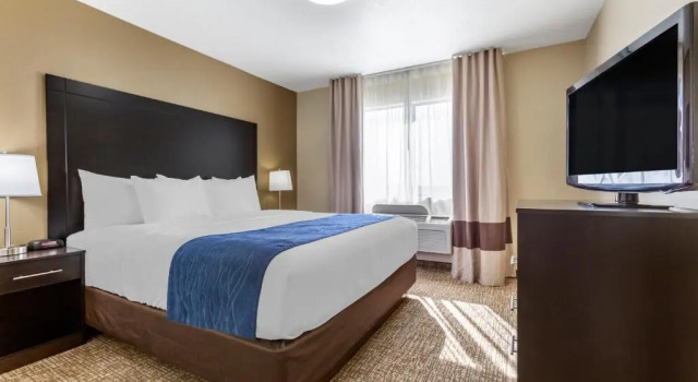 Люкс Superior Comfort Inn & Suites Surprise Near Sun City West