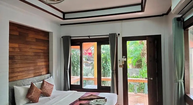 Трёхместный номер Standard с балконом Lanta Riviera Beach Resort