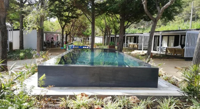 Бунгало Deluxe Tamarit Beach Resort