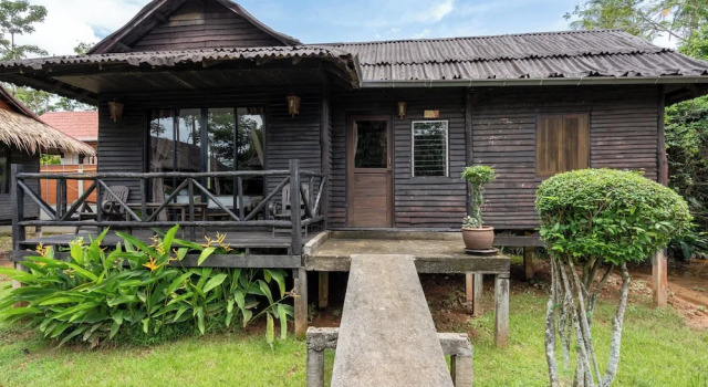 Семейное бунгало Deluxe с 2 комнатами с балконом Mook Lanta Eco Resort