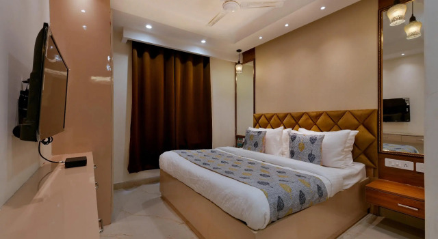 Номер Deluxe с балконом Hotel Leo Saffron