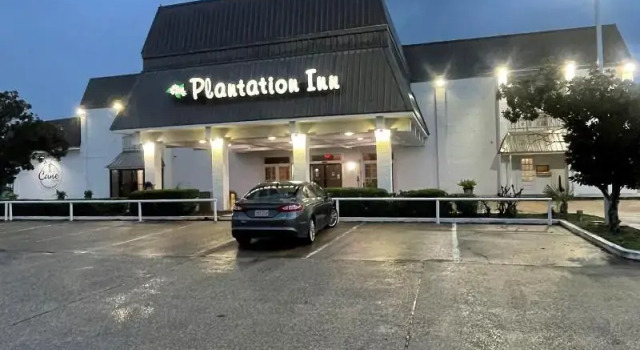 Plantation Inn, Забронировать Отель Хоума Acadiana