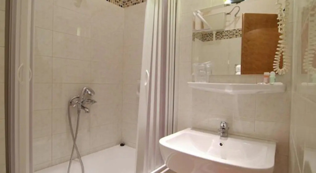 Трёхместный номер Standard с видом на улицу Hotel Varonos