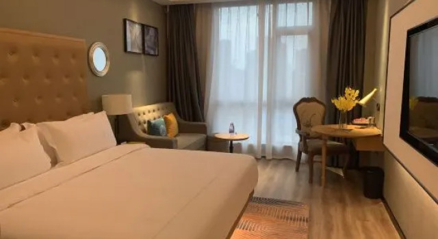 Люкс Business Binshe Hotel (Shaoyang High Speed Railway Station South Bus Station)