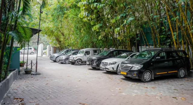 The Narayana Palace, Rezerwuj Hotel Hotele w Uttarakhand z basenem, Basen