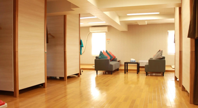 Кровать в общем номере T and K Hostel Kobe Sannomiya East