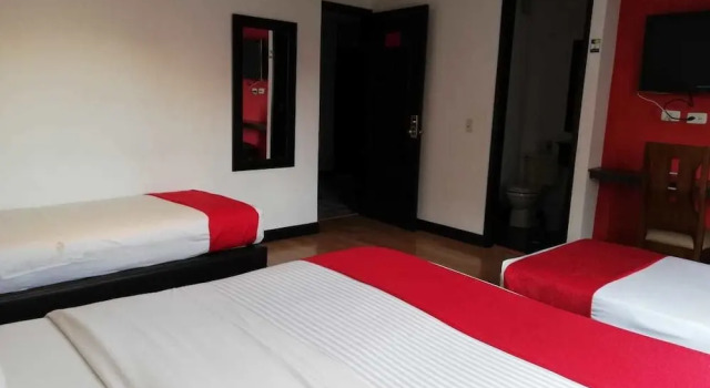 Трёхместный номер Standard American Deluxe Hotel BC