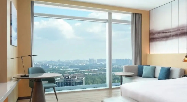Четырёхместный номер Classic с видом на город Courtyard by Marriott Guangzhou Pazhou