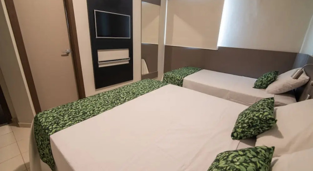 Трёхместный семейный номер Standard EKO HOTEL