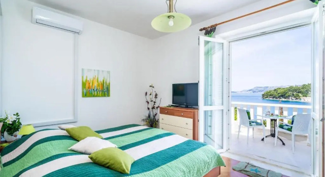 Apartments & Rooms Mara & Petrunjela, Забронировать Апартаменты/квартира Цавтат Cavtat Coast, рядом с Частный Пляж «Хотэл Кроатия Бич»