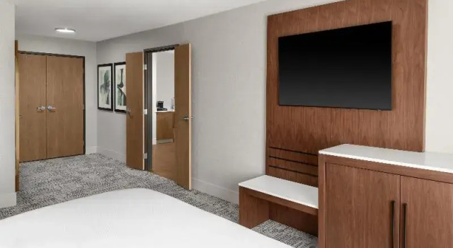 Двухместный люкс с 2 комнатами Doubletree By Hilton Owatonna