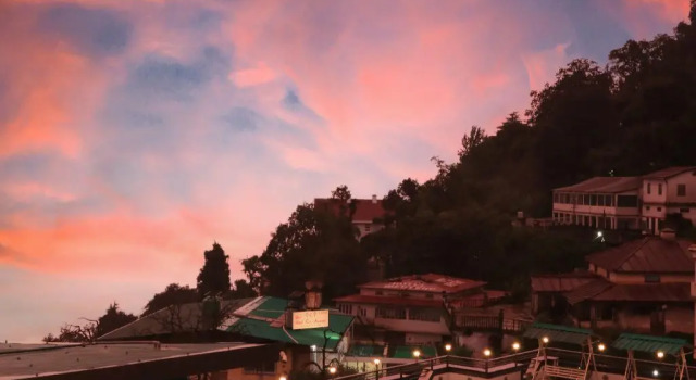 Pride Ashiyana Resort Mussoorie, Rezervovat Lázně / Resort Mussoorie Uttarakhand
