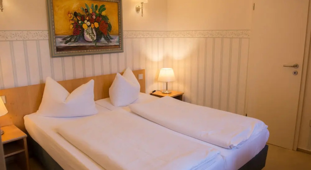 Schlosshotel Eyba, Book Castle Hotels in Thuringian Forest with Breakfast, Breakfasts