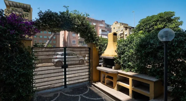 Wonder Beach House, Reserva ahora Hotel Hoteles en El Lacio con aparcamiento, Aparcamiento