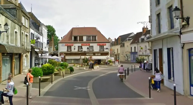 Hotel Au Bon Coin, Prenota Hotel Cloyes-sur-le-Loir Eure e Loira