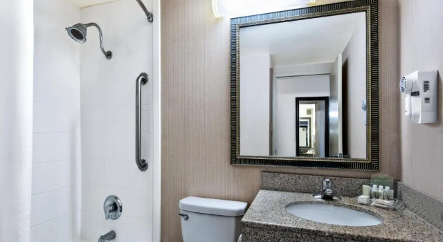 Четырёхместный номер Executive Kozy Hotel Dallas DFW Airport Area West