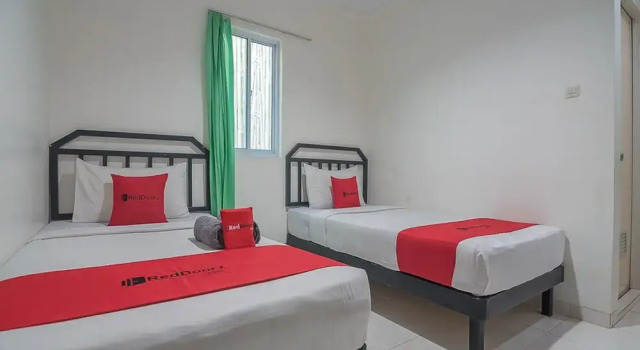 RedDoorz near Nagoya Citywalk Batam 2