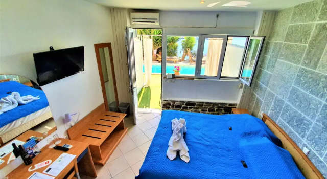 Трёхместный номер Standard Цокольный этаж Porto Evia Boutique Hotel