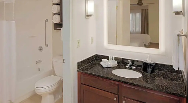 Четырёхместный номер Standard с 2 комнатами Homewood Suites by Hilton Minneapolis-Mall Of America