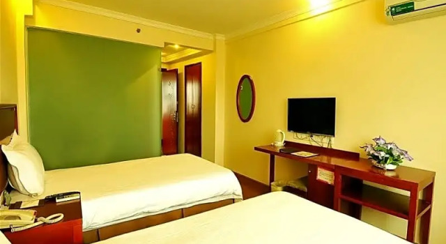 Двухместный номер Standard Greentree Inn Chongqing Xiejiawan Express Hotel
